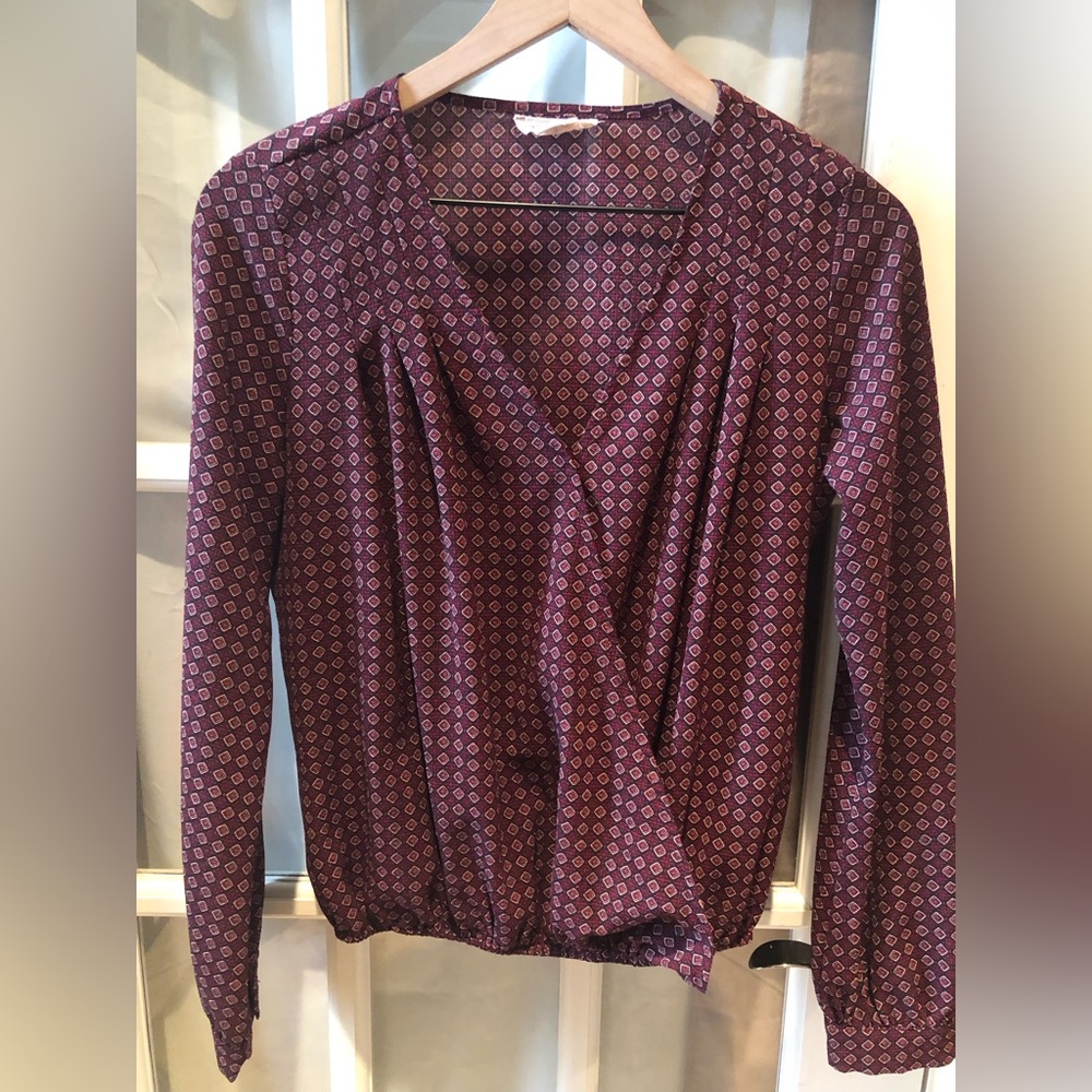 Miley & Molly long sleeve crisscross red print womens dress blouse in Small